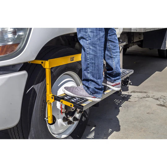 Caterpillar 350 Pound Deluxe Truck/SUV Tire Service Step