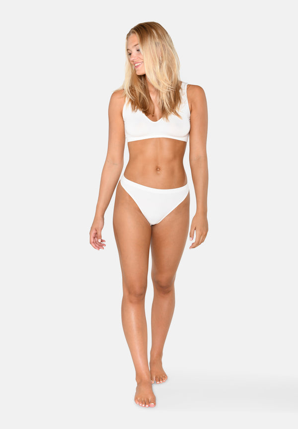 Ccdk Bamboo Seamless String Brief White