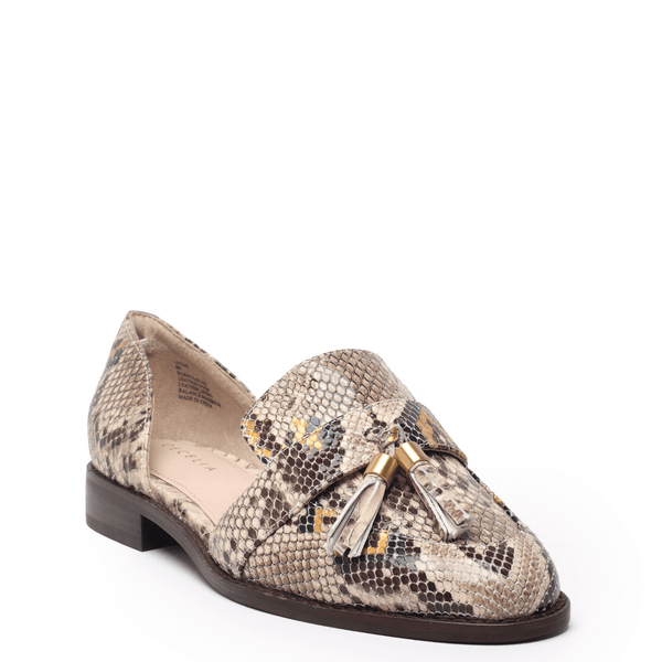 Cecelia New York LINEAR Flats