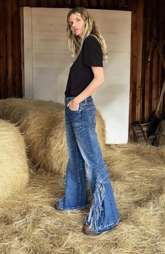 Cefinn Madison Linen Blend Round Neck Knit T-Shirt - White Navy Stripe Knit