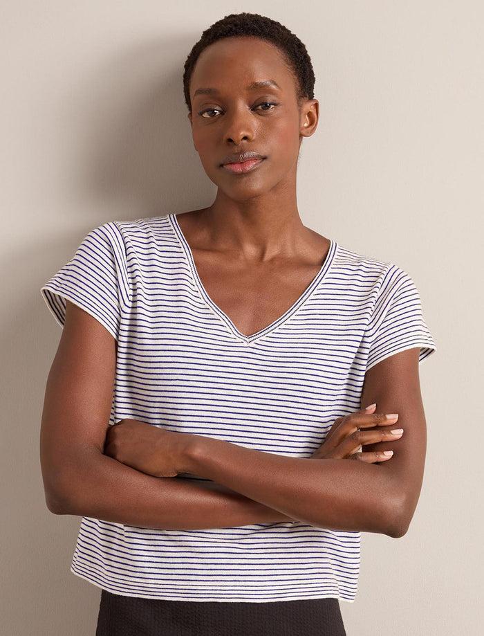 Cefinn Madison Linen Blend V Neck Knit T-Shirt - White Navy Stripe Knit