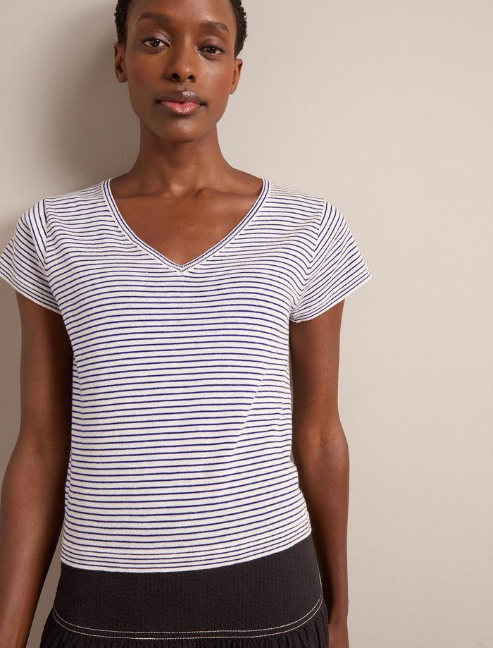 cefinn Madison Linen Blend V Neck Knit T-Shirt - White Navy Stripe Knit