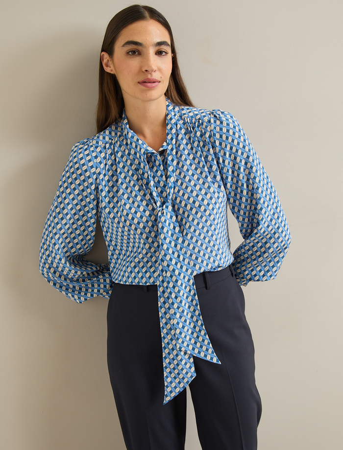 Cefinn Matty Silk Shirt - Blue Cream Lips Print Shirt