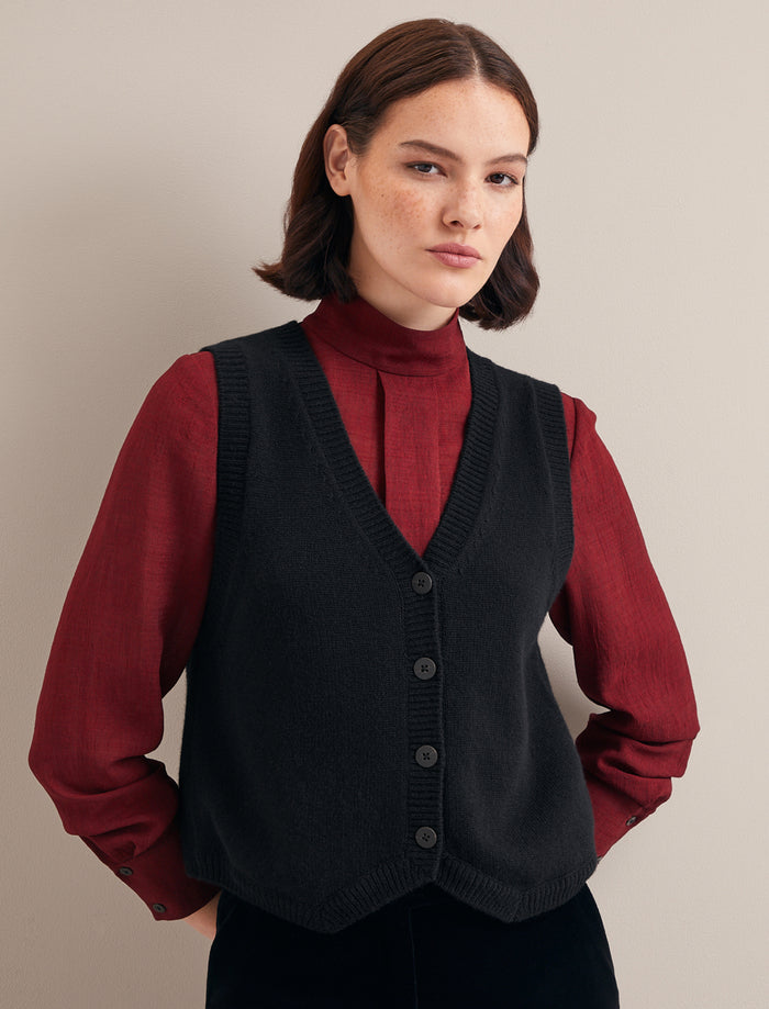 Cefinn Wesley Cashmere Blend V Neck Waistcoat - Black Knit
