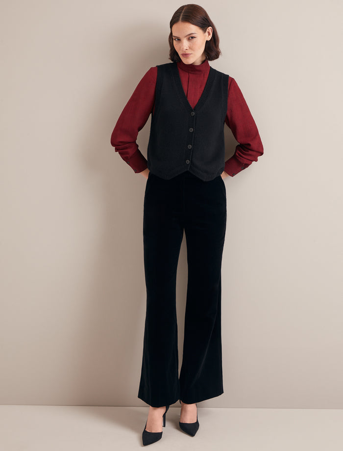 Cefinn Wesley Cashmere Blend V Neck Waistcoat - Black Knit