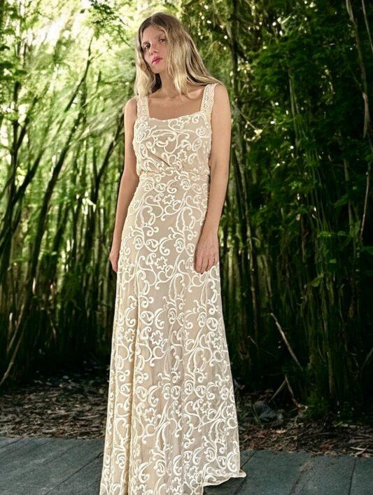 celia dragouni Bed Of Roses