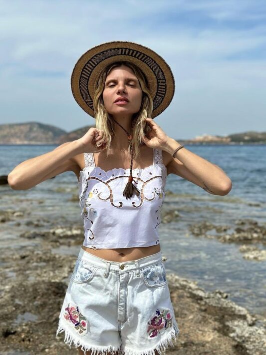 celia dragouni Mrs Blue Sky