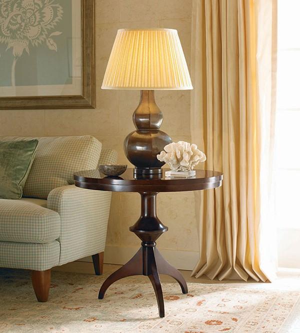 Century 779-624 - New Traditional Lamp Table