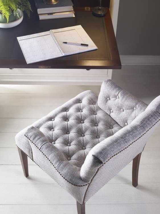 Century AE-LR-18261 - Madison Chair