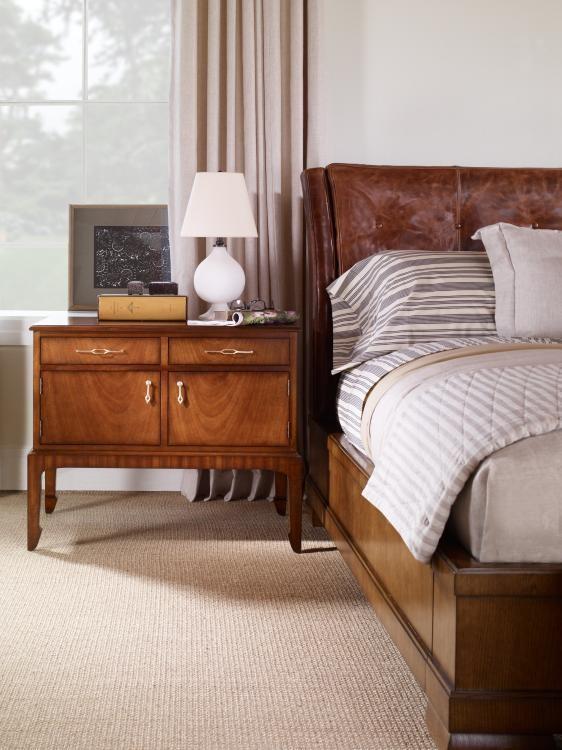 Century AE9-205 - Everett Nightstand