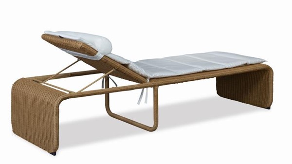 Century C7-D54-70 - August Outdoor Chaise