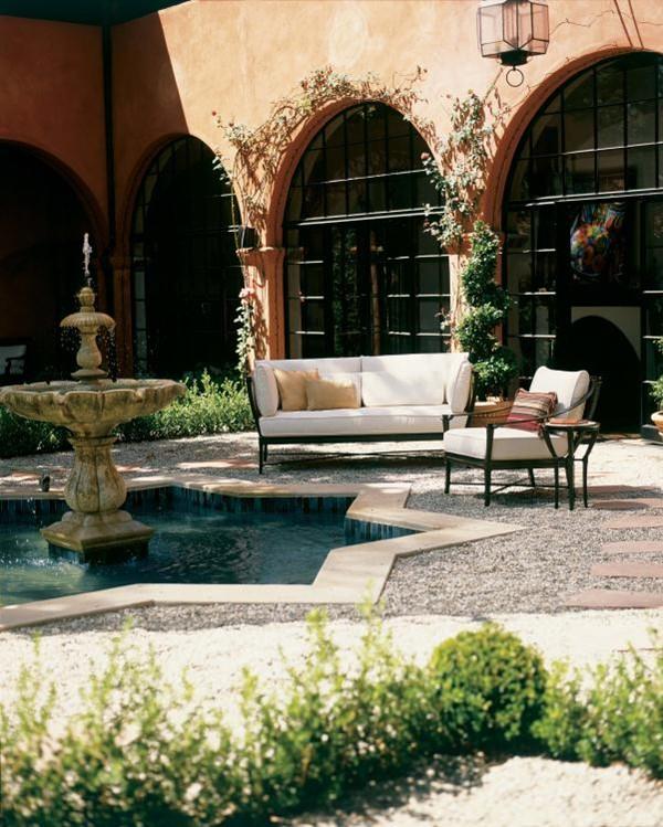 Century D12-83-1 - Andalusia Occasional Table