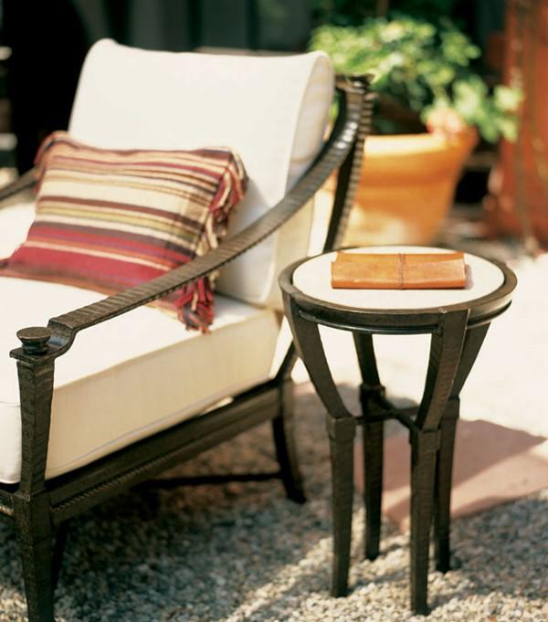 Century D12-83-9 - Andalusia Occasional Table