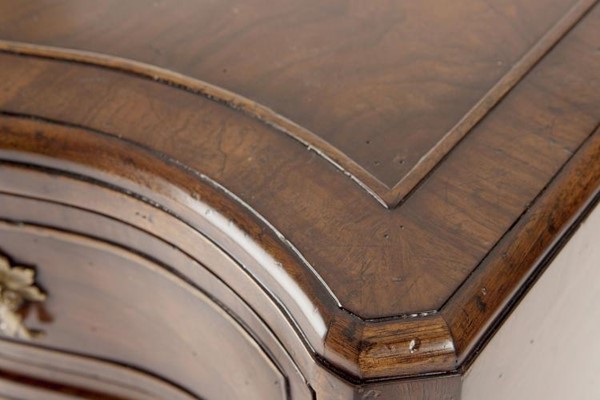 Century MN5543 - Byron Serpentine Chest