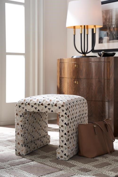 Century MN5875 - Thayer Chest