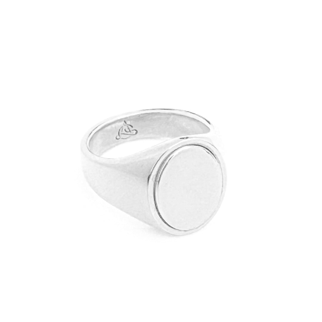 chained & able Plate Set Oval Signet RINGS