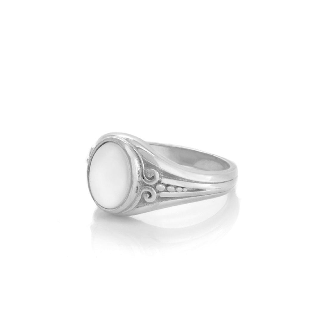 chained & able Mother Of Pearl Oval Detail Ring RINGS