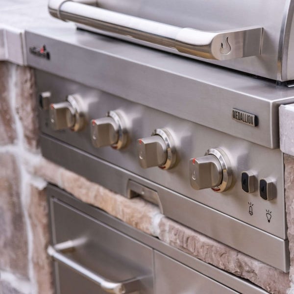 Char Broil MEDALLION SERIES™ BUILT-IN The Essential
