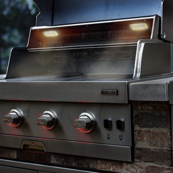 Char Broil MEDALLION SERIES™ BUILT-IN The Essential