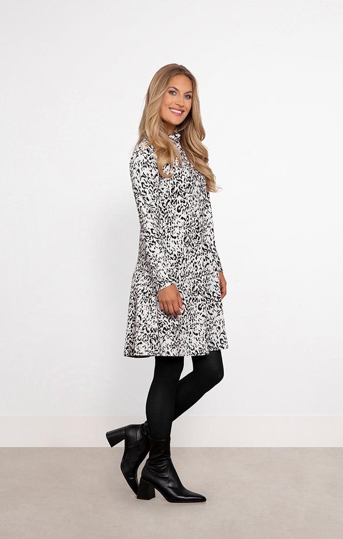 Charisma Turtle Neck Trapeze Dress Print Dress Print Black