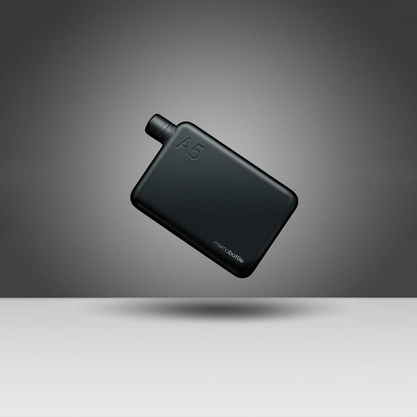 Charles And Marie A5 Edelstahlflasche Memobottle™ Schwarz - Flache Wiederverwendbare TRINK- & WASSERFLASCHE - 1050 Ml | memobottle™