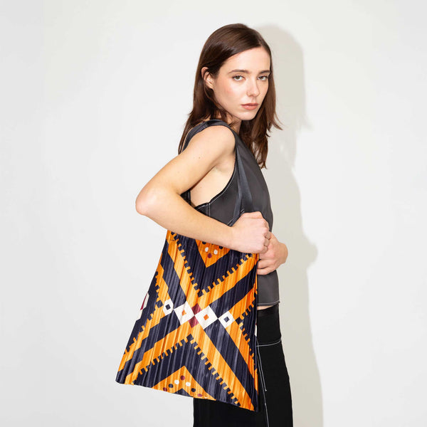 Charles And Marie ALGHERO - Tasche - Plissiertes Satin - 40x48 Cm | Multitudes