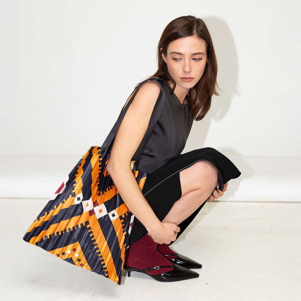 Charles And Marie ALGHERO - Tasche - Plissiertes Satin - 40x48 Cm | Multitudes