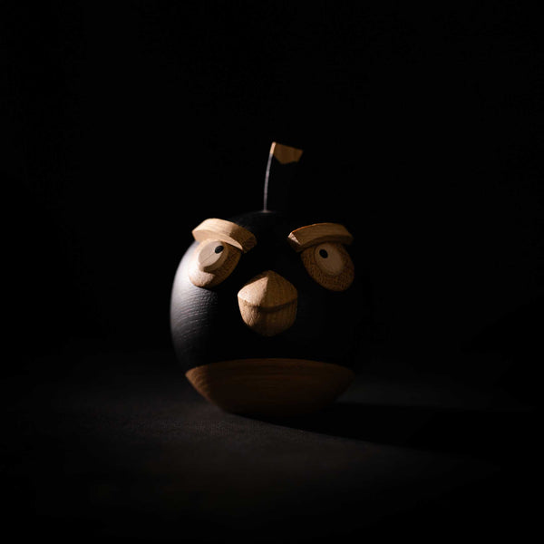 Charles And Marie ANGRY BIRDS X BOMB SMALL - Holzfigur - Eiche 9 Cm Hoch | Jakob Burgsø | Boyhood