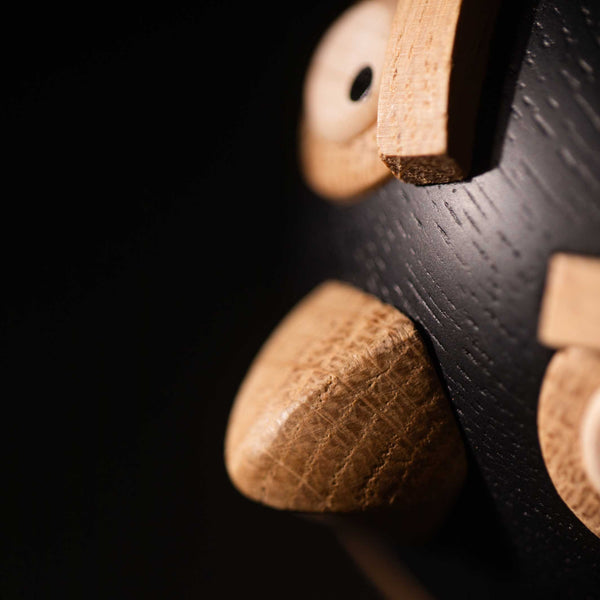 Charles And Marie ANGRY BIRDS X BOMB SMALL - Holzfigur - Eiche 9 Cm Hoch | Jakob Burgsø | Boyhood