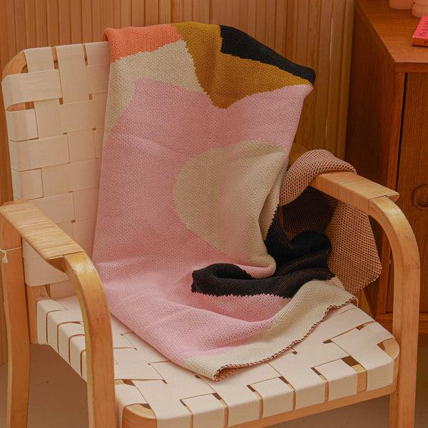 charles and marie ASSEMBLY THROW | Baumwoll TAGESDECKE | 152x127 cm | Alex Proba | Areaware