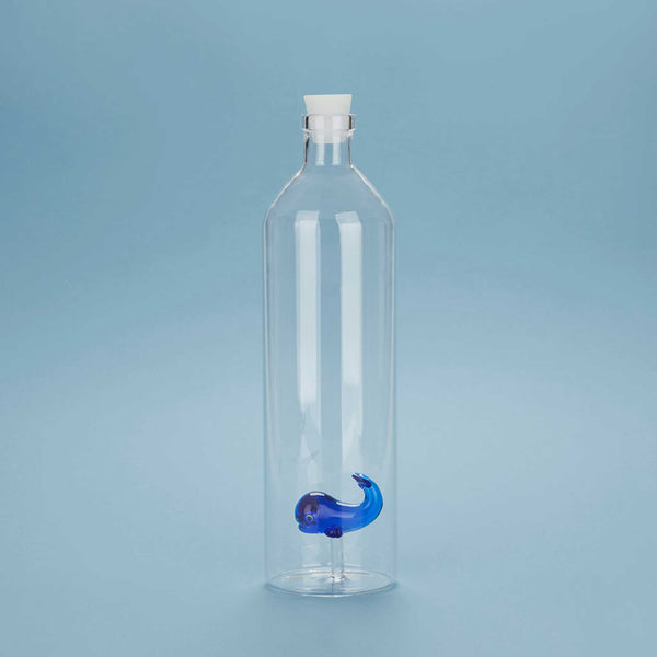 charles and marie ATLANTIS - GLASFLASCHE mit blauem Wal - 1 2 Liter mit Silikonstopfen | BALVI