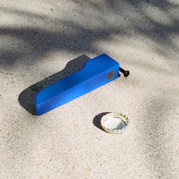 Charles And Marie BENT NAIL BOTTLE OPENER - Farbige Flaschenöffner | Brendan Ravenhill | Areaware