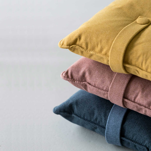 charles and marie BIG HUG - Kissen - 60x30 cm | Hans Thyge & Co | DesignBite