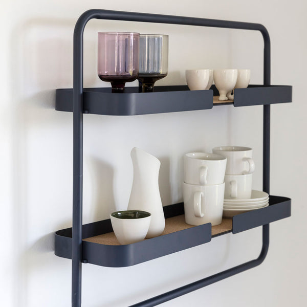 charles and marie BIG HUG | niedriges WANDREGAL | Hans Thyge & Co | DesignBite