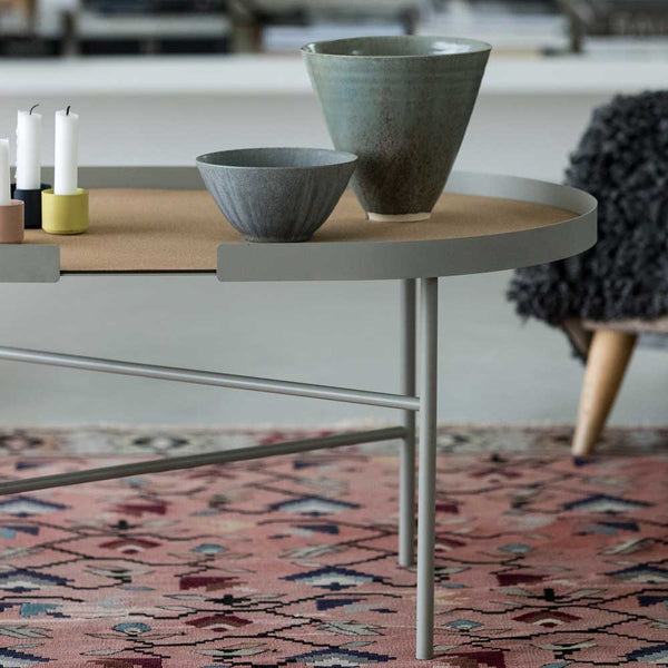 Charles And Marie BIG HUG | Ovaler BEISTELLTISCH | Hans Thyge & Co | DesignBite