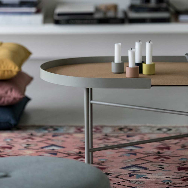 charles and marie BIG HUG | ovaler BEISTELLTISCH | Hans Thyge & Co | DesignBite