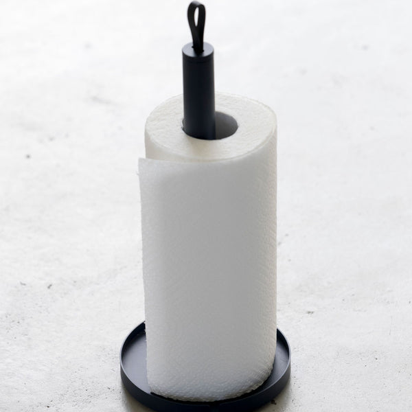 Charles And Marie BIG HUG PAPER TOWEL HOLDER - Blauer Küchenrollen-Halter | Hans Thyge & Co | DesignBite