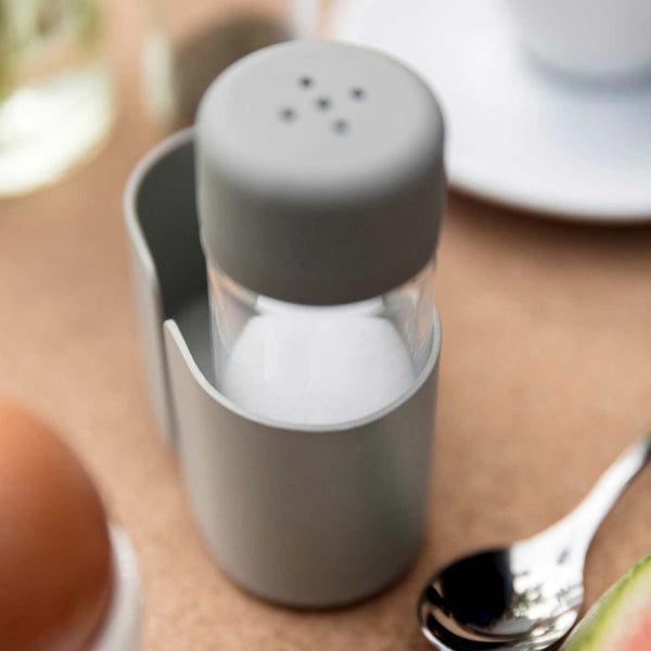 charles and marie BIG HUG SALT & PEPPER - Salz- & Pfefferstreuer Set - Hans Thyge & Co | DesignBite