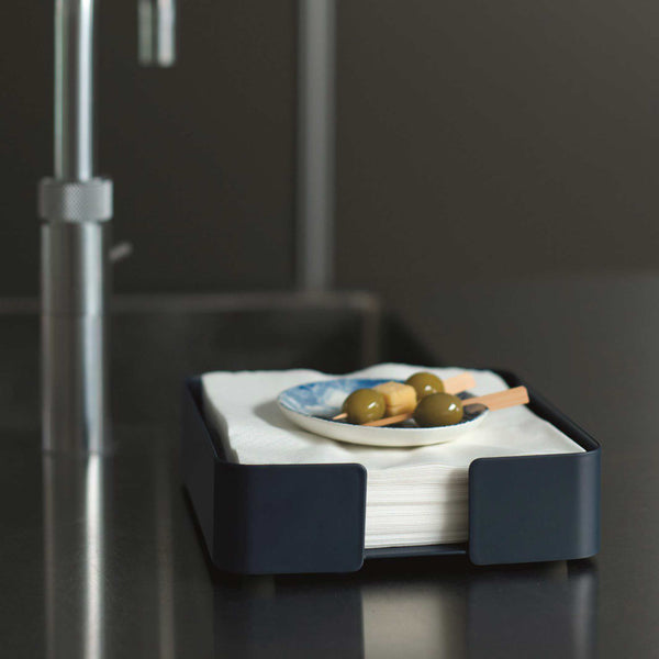 Charles And Marie BIG HUG SERVIETTENHALTER - Hans Thyge & Co | DesignBite