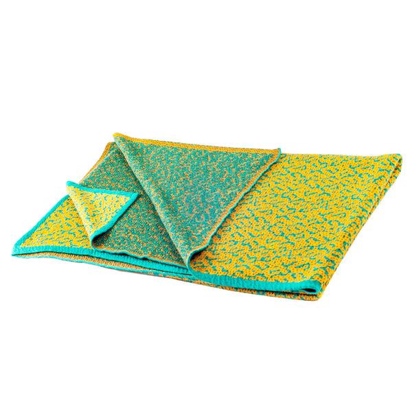 Charles And Marie BITMAP LABYRINTH Golden Ochre | Ockerfarbige TAGESDECKE | 180x140 Cm | 90% Baumwolle | Cristian Zuzunaga