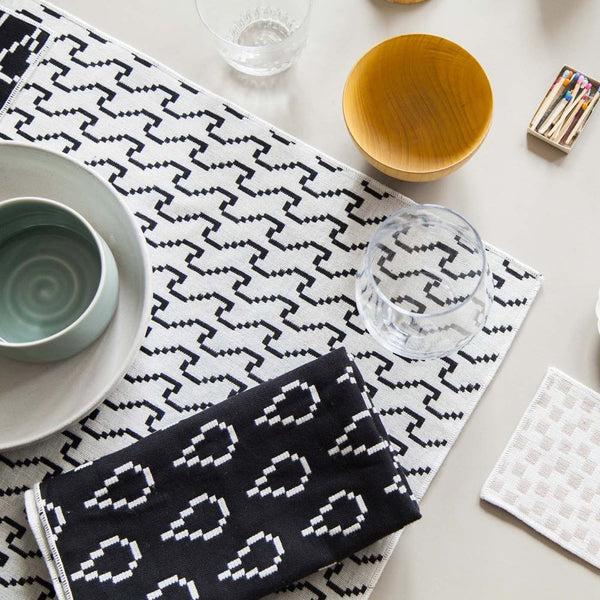 Charles And Marie BITMAP TEXTILES | 4 STOFFSERVIETTEN | Susan Kare | Areaware