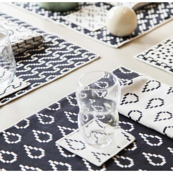 charles and marie BITMAP TEXTILES | 4 TISCHSETS aus Baumwolle | Susan Kare | Areaware