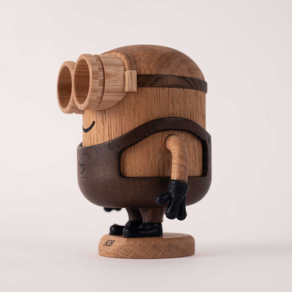 Charles And Marie BOB | BOYHOOD X Minions | HOLZFIGUR | Eiche 12 Cm Hoch | Jakob Burgsø | Boyhood