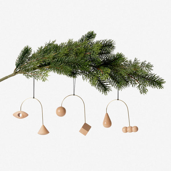 charles and marie BRASS ORNAMENTS | WEIHNACHTSBAUM-SCHMUCK | 3er Set Messing & Holz in vers. Formen | Pat Kim | Areaware