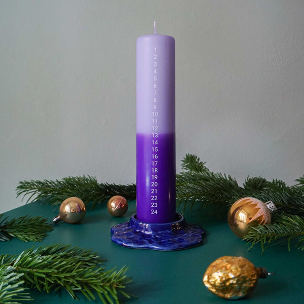 Charles And Marie CALENDAR LIGHT NO. 4 | Advent & Weihnachts-Countdown KERZE | lavendel Violett | FindersKeepers