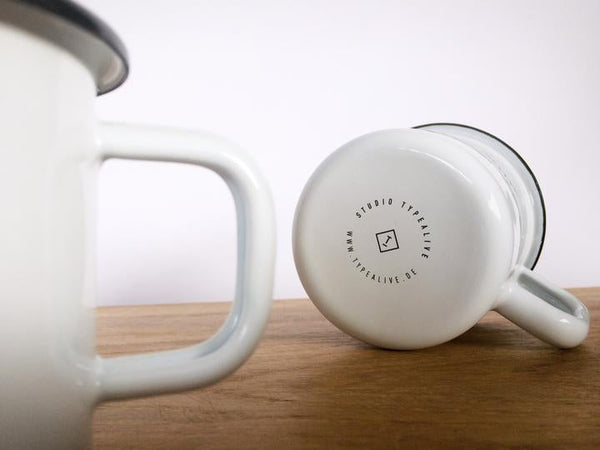 Charles And Marie GLÜHWEIN - Emaillebecher | typealive