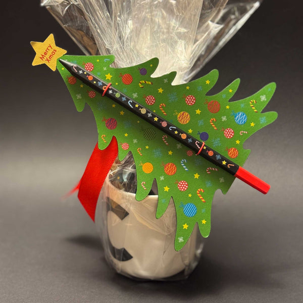 charles and marie CHRISTMAS TREE PENCIL - Schwarzer Bleistift aus recyceltem Graphit mit Weihnachts-Icon-Druck | perpetua