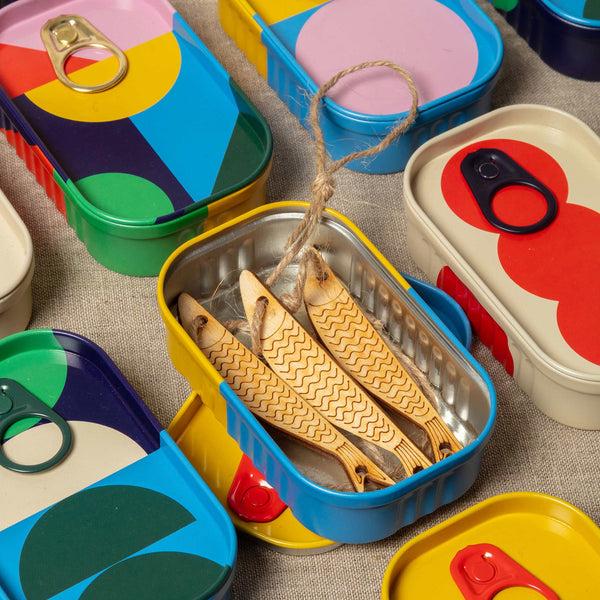 Charles And Marie COOL CAT - Tinned Goods - Fisch-Katzenspielzeug Aus Holz | Block Design