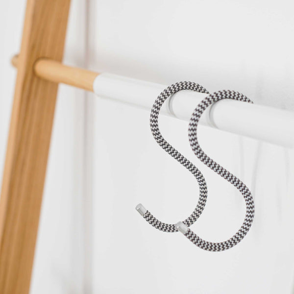 Charles And Marie CORD HOOK | Dünne Textil-S-KLEIDERHAKEN Aus Seil Mit Alu-Kappen | 5er Set | Peppermint Products