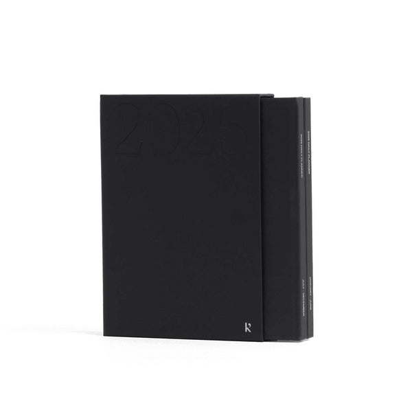 Charles And Marie DAILY PLANNER 2025 - Schwarzer Tagesplaner - Zweiteiliges Hardcover A5 SET | Karst Stone Paper
